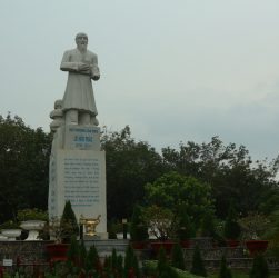 hải thượng lãn ông trên đồi vọng nguyệt