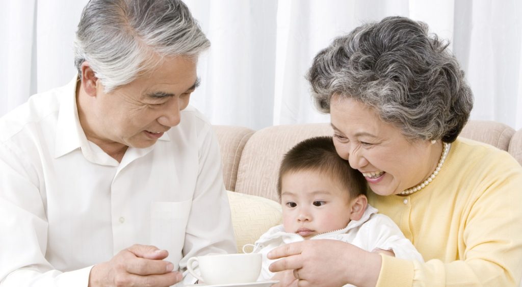 Các cháu là nguồn động viên to lớn đối với ông bà.
