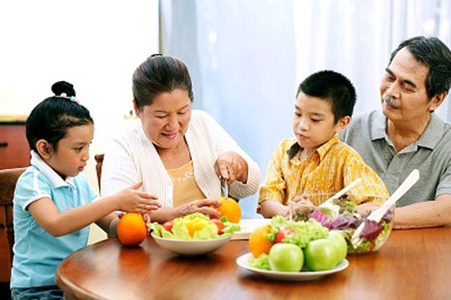 Chơi đùa với các cháu sẽ ngăn ngừa, đẩy lùi được bệnh Alzheimer